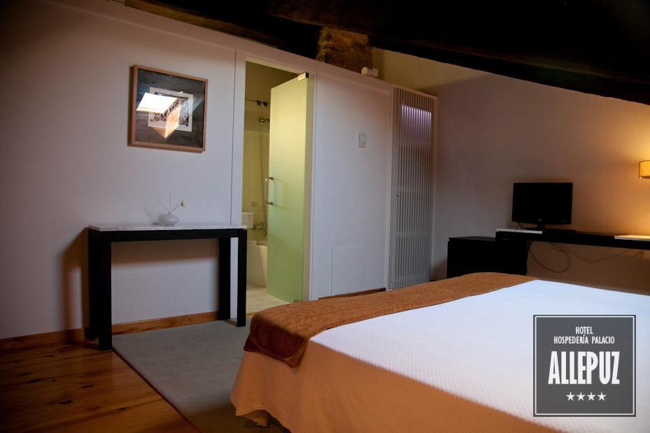 Hospederia Palacio De Allepuz Hotel Ruang foto