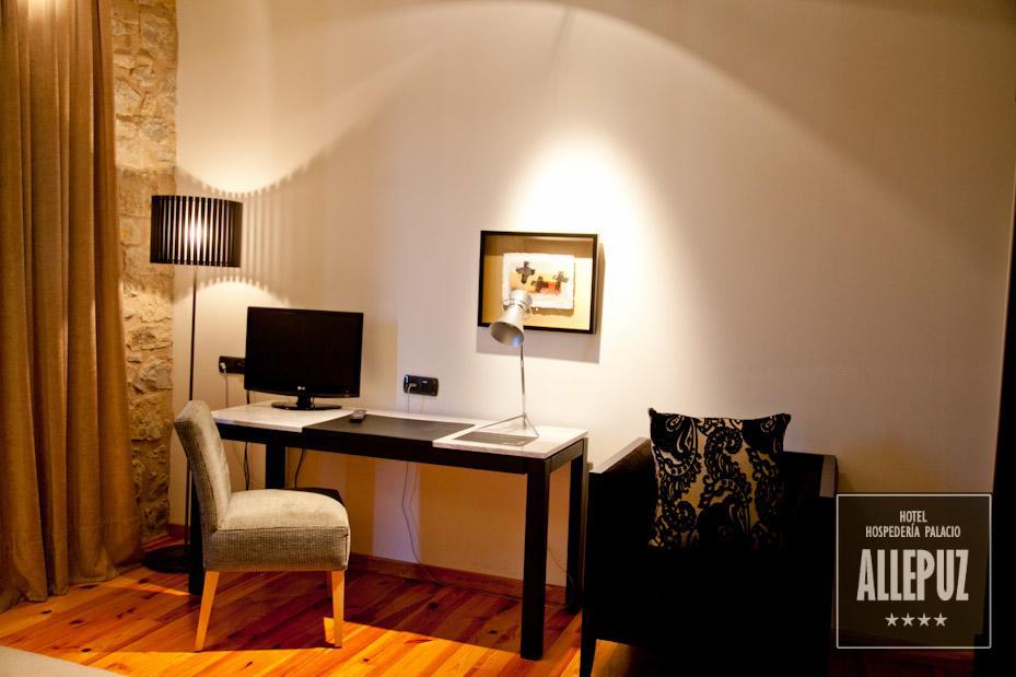 Hospederia Palacio De Allepuz Hotel Bagian luar foto