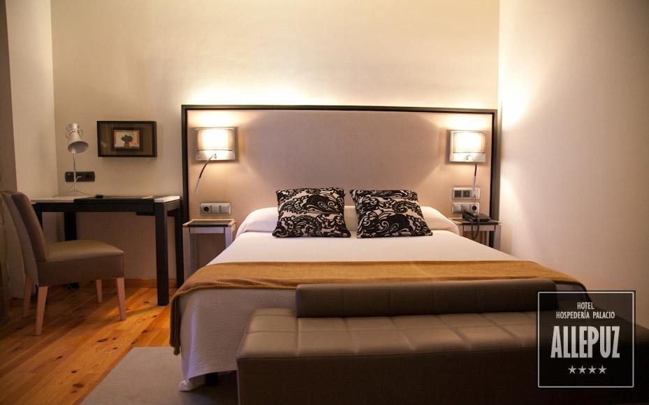 Hospederia Palacio De Allepuz Hotel Bagian luar foto